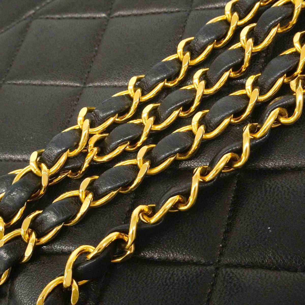 Chanel Shoulder Bag Diana Lambskin Black Gold — view 8