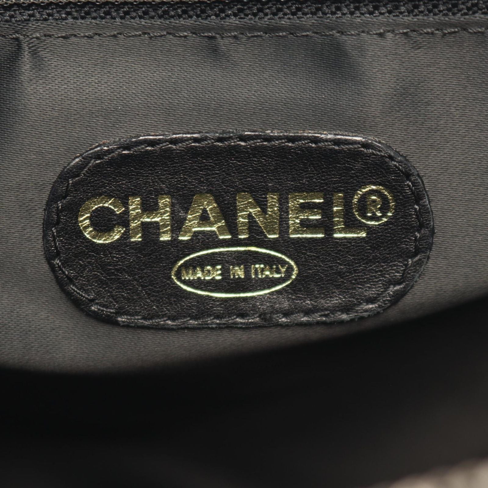 Chanel Handbag CC Logo Black Lambskin Chain — view 4