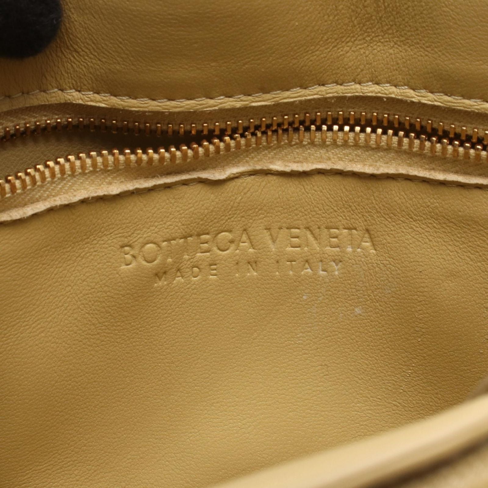 Bottega Veneta Shoulder Bag Padded Cassette Intrecciato Beige Leather Maxi — view 4