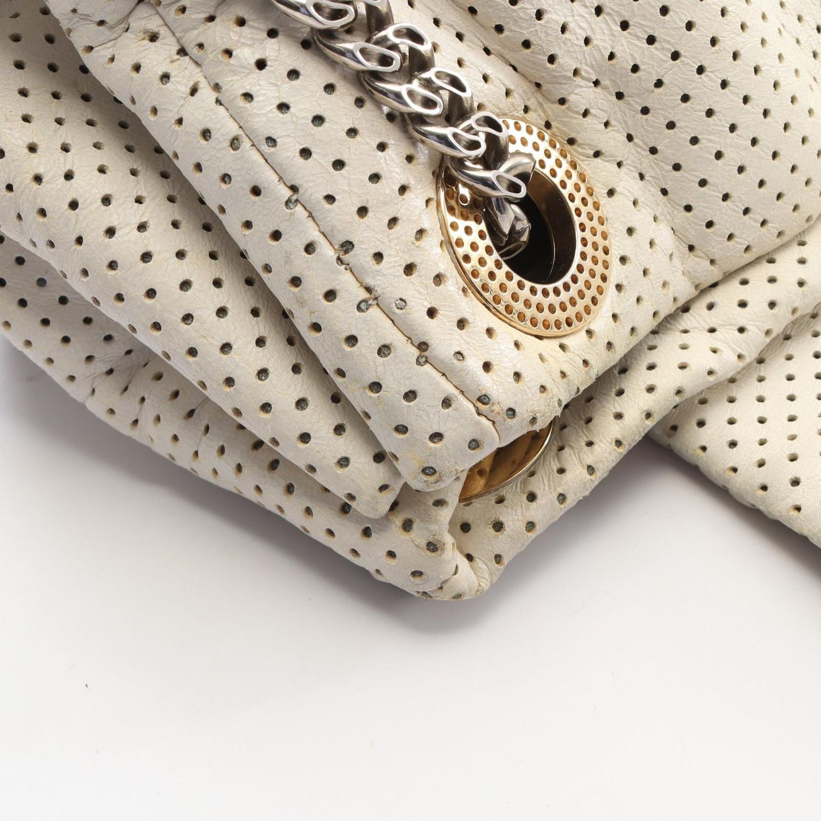 Chanel Shoulder Bag 2.55 Perforated White Leather Chain — view 7