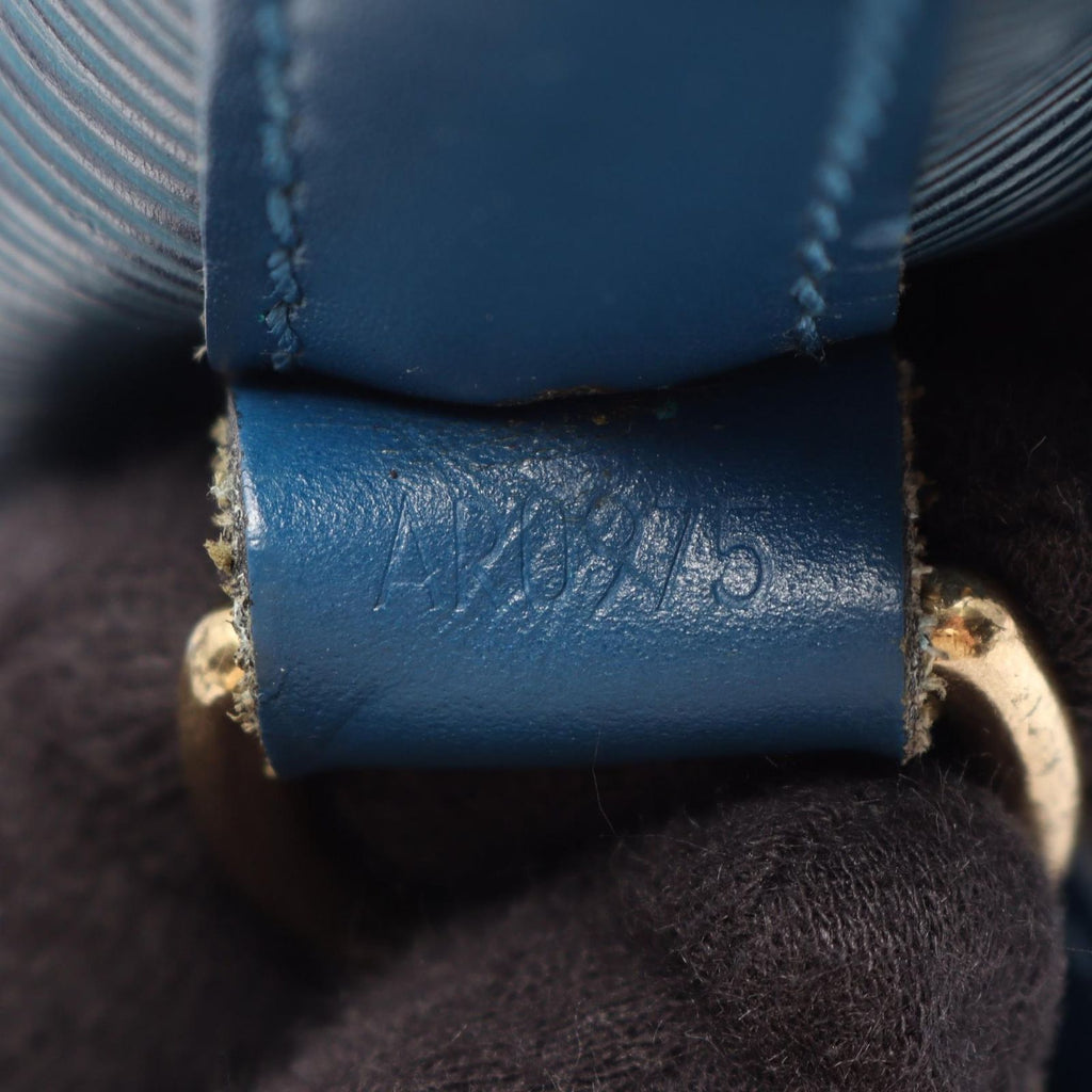 Louis Vuitton Shoulder Bag Petit Noe Epi Toledo Blue Leather — view 5