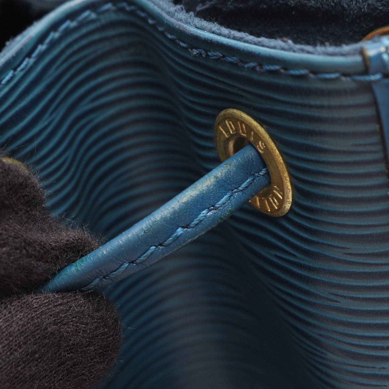 Louis Vuitton Shoulder Bag Petit Noe Epi Toledo Blue Leather — view 9