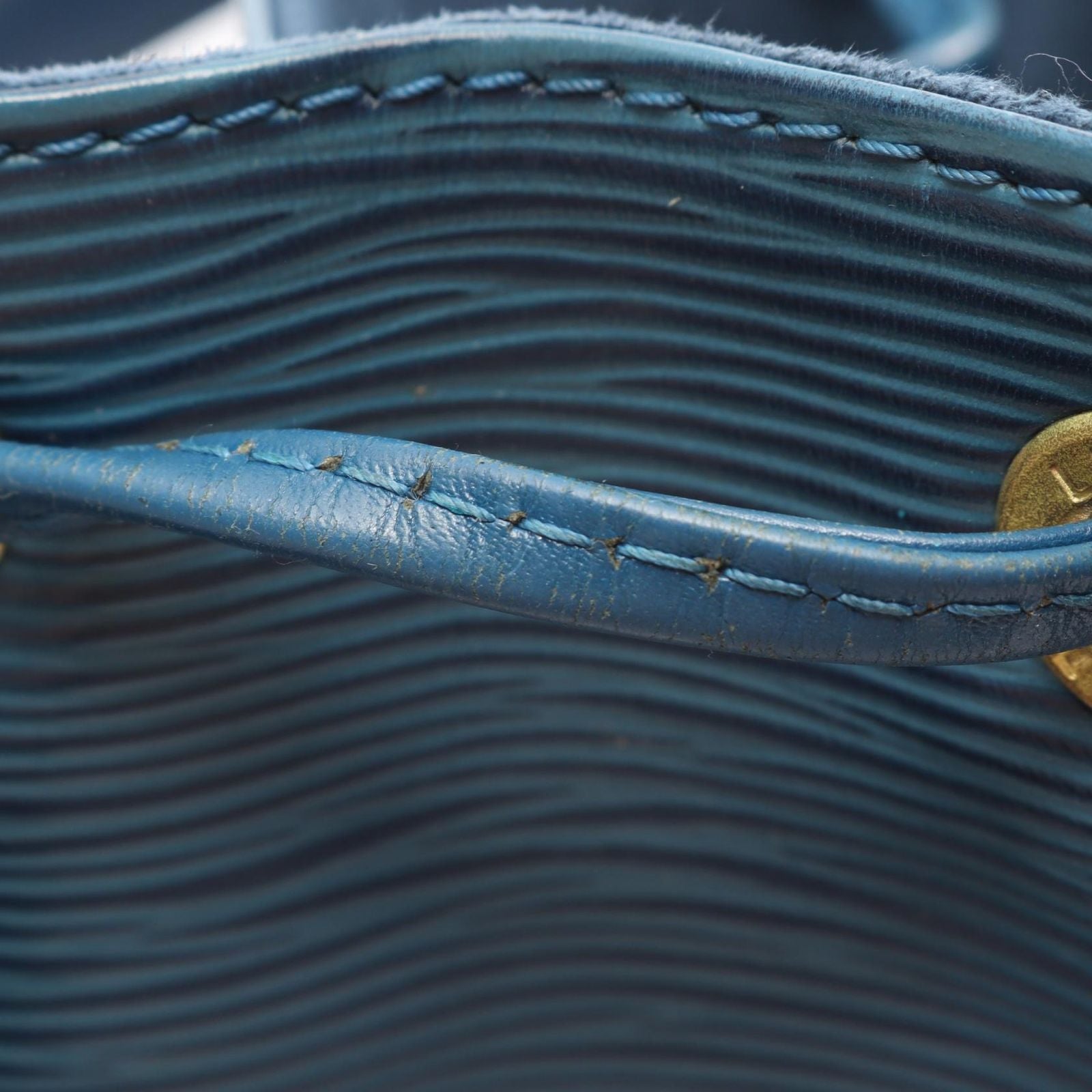 Louis Vuitton Shoulder Bag Petit Noe Epi Toledo Blue Leather — view 8