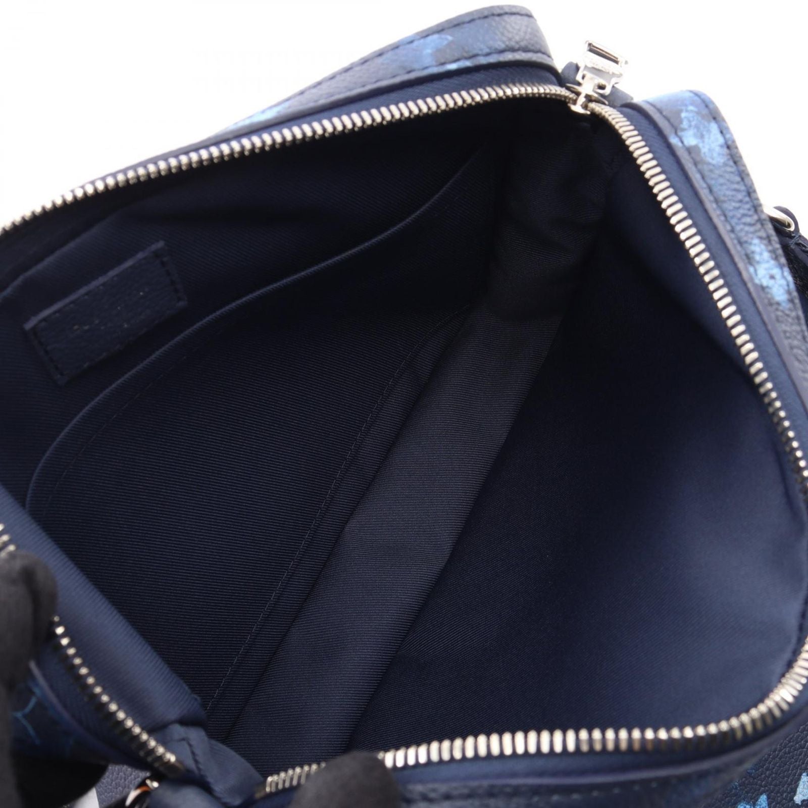 Louis Vuitton Shoulder Bag Trio Messenger Leather — view 3