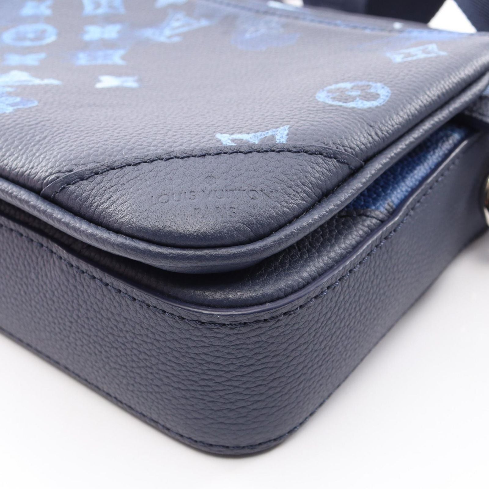 Louis Vuitton Shoulder Bag Trio Messenger Leather — view 7
