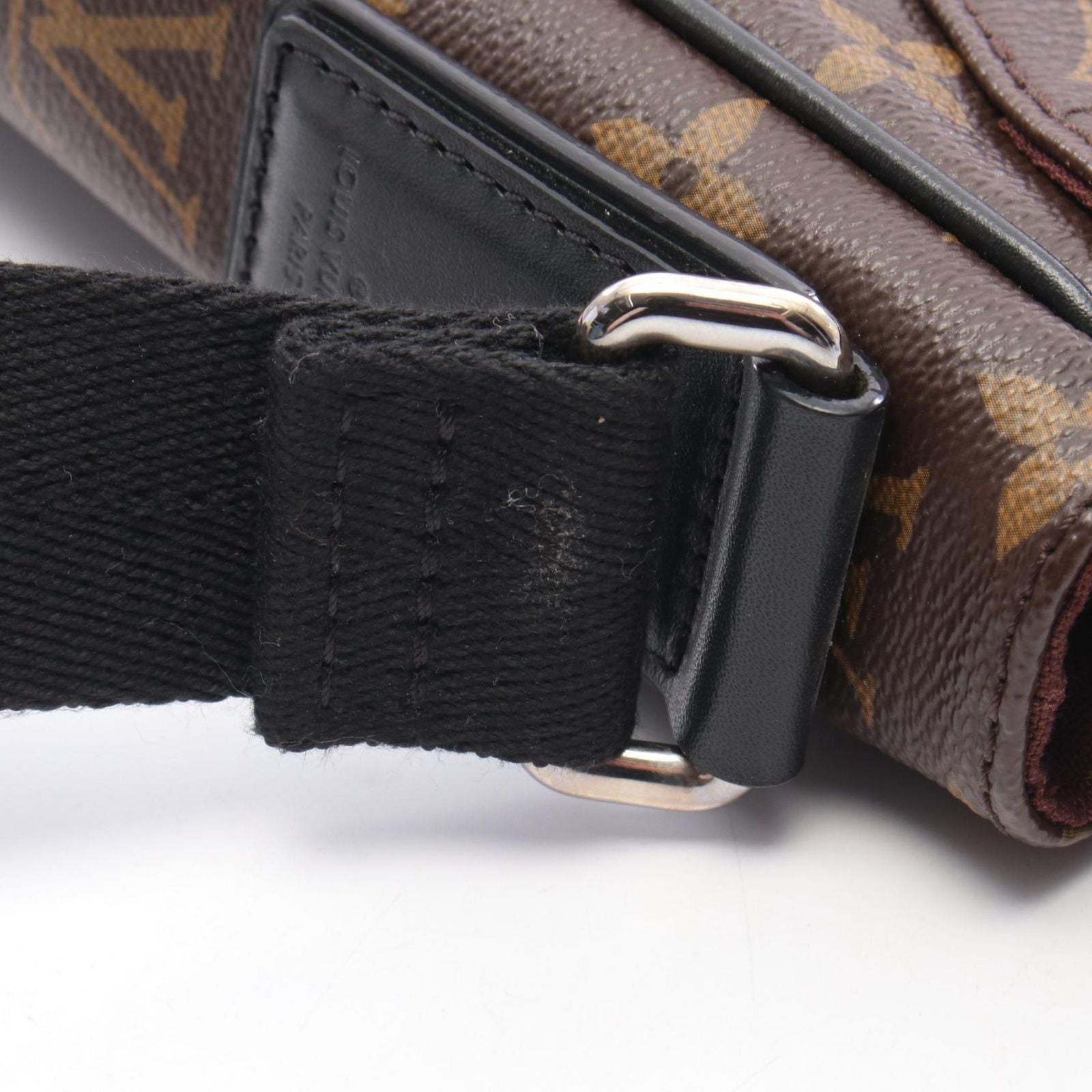 Louis Vuitton Shoulder Bag District MM Canvas Leather — view 8
