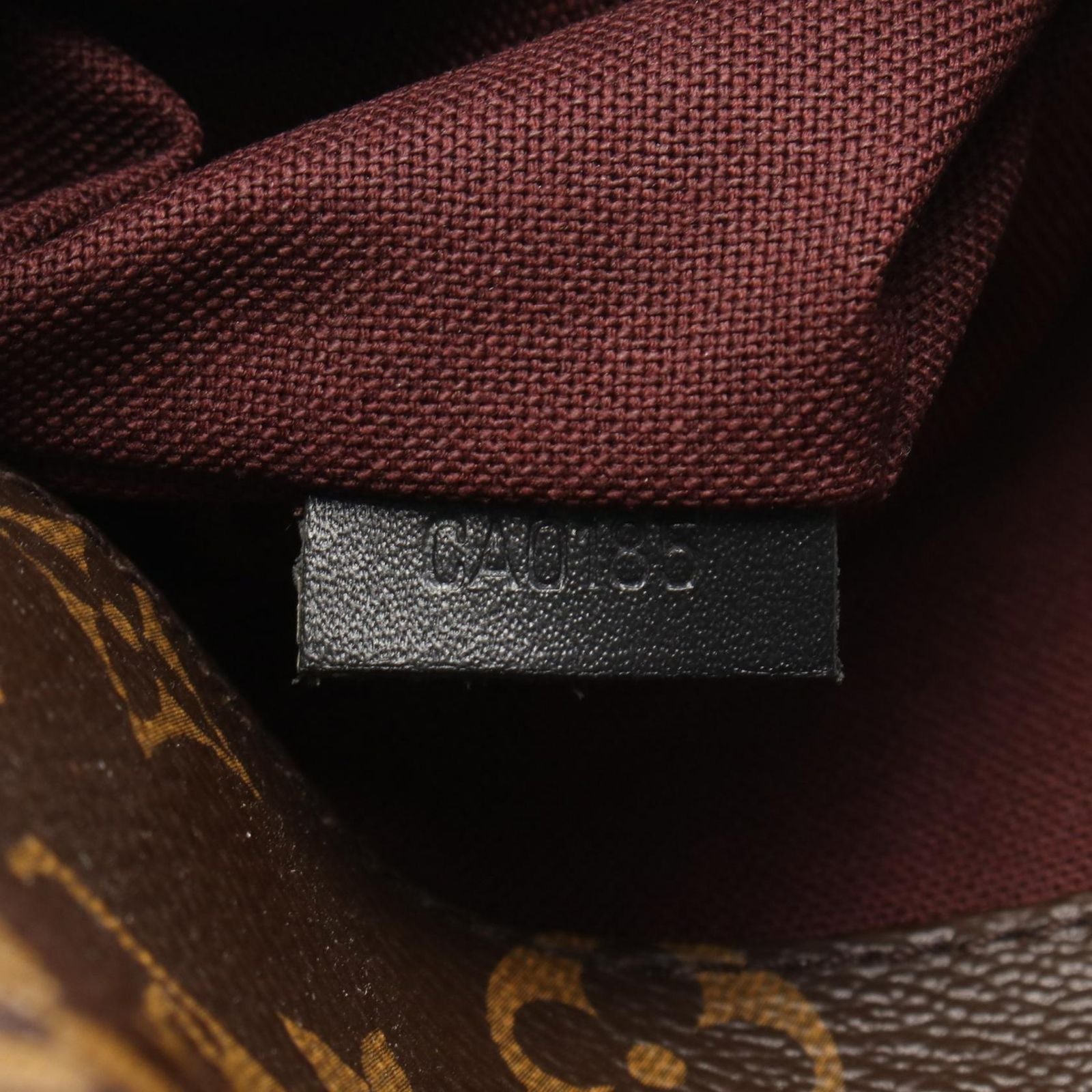 Louis Vuitton Shoulder Bag District MM Canvas Leather — view 5