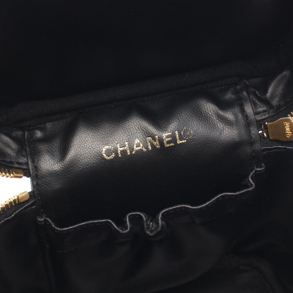 Chanel Handbag CC Logo Black Caviar Leather — view 4