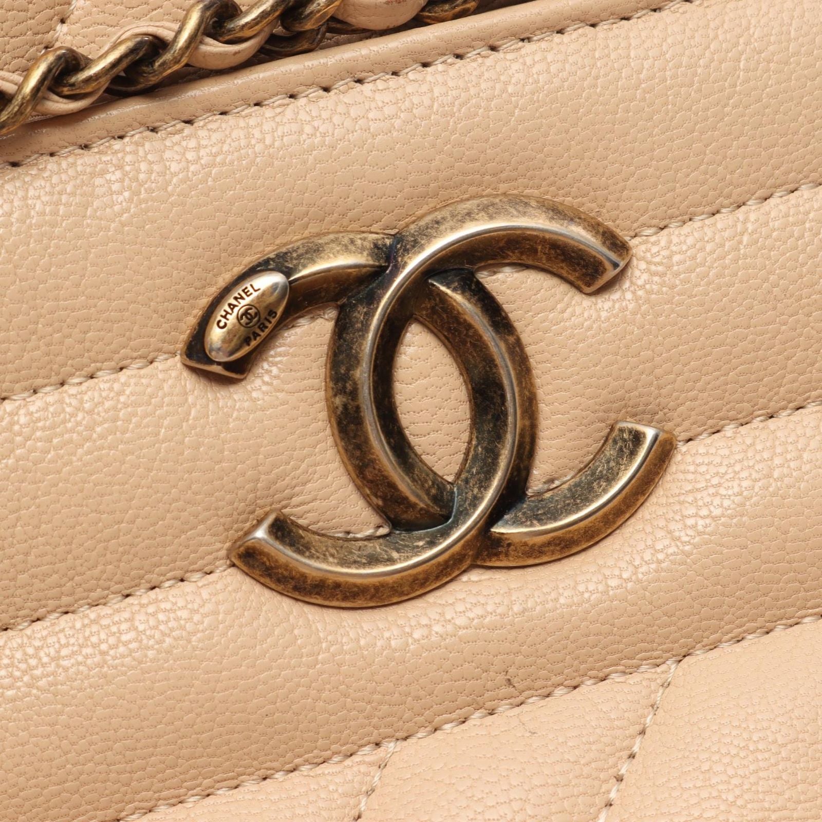 Chanel Shoulder Bag Bias Stitch Antique Gold Beige Leather Chain — view 7