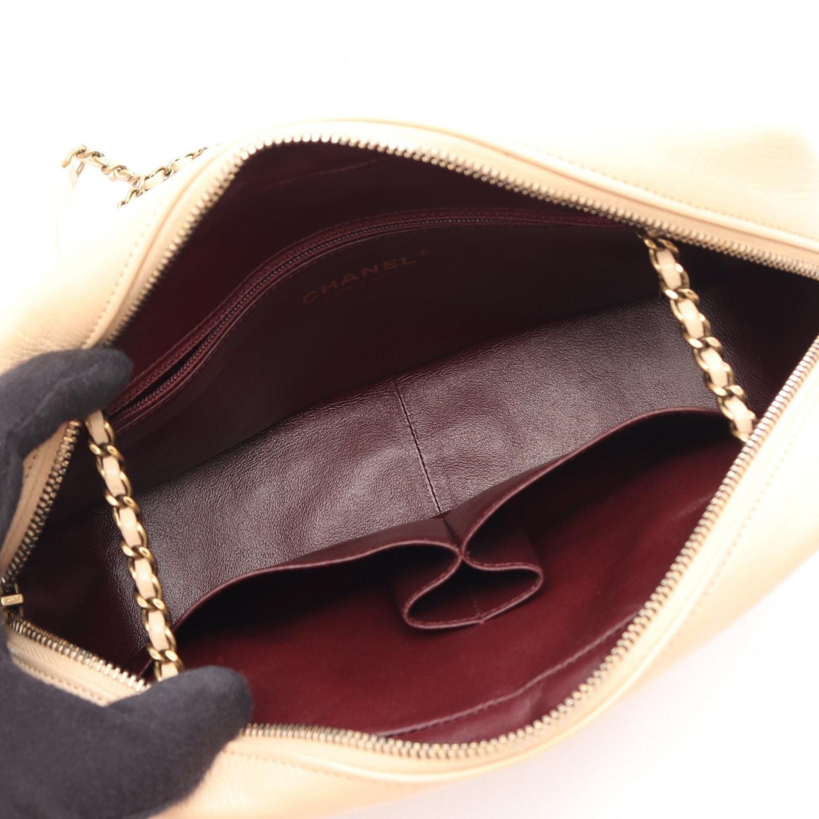 Chanel Shoulder Bag Bias Stitch Antique Gold Beige Leather Chain — view 3