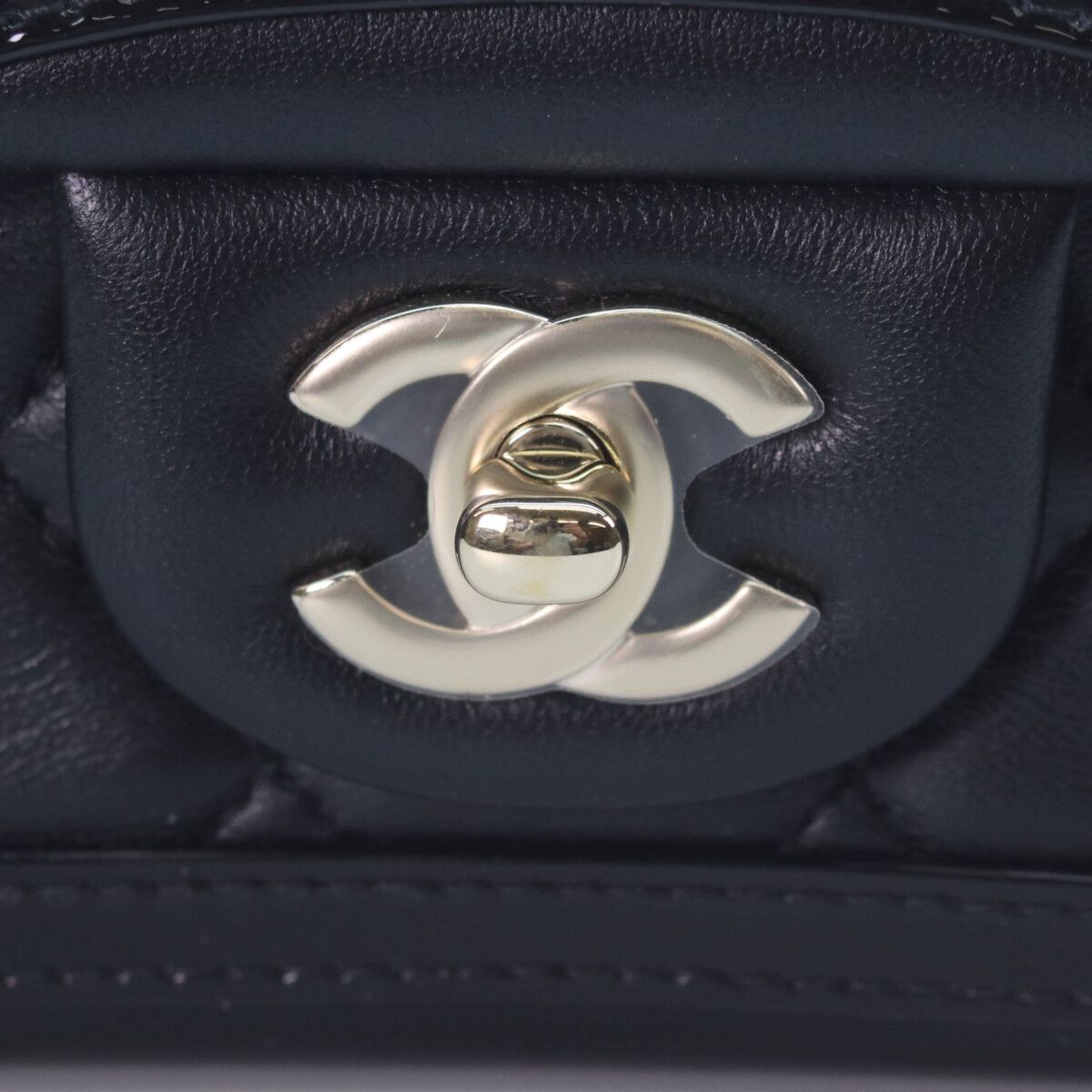 Chanel Quilted 20 Black Lambskin Patent Gold Single Flap — view 6