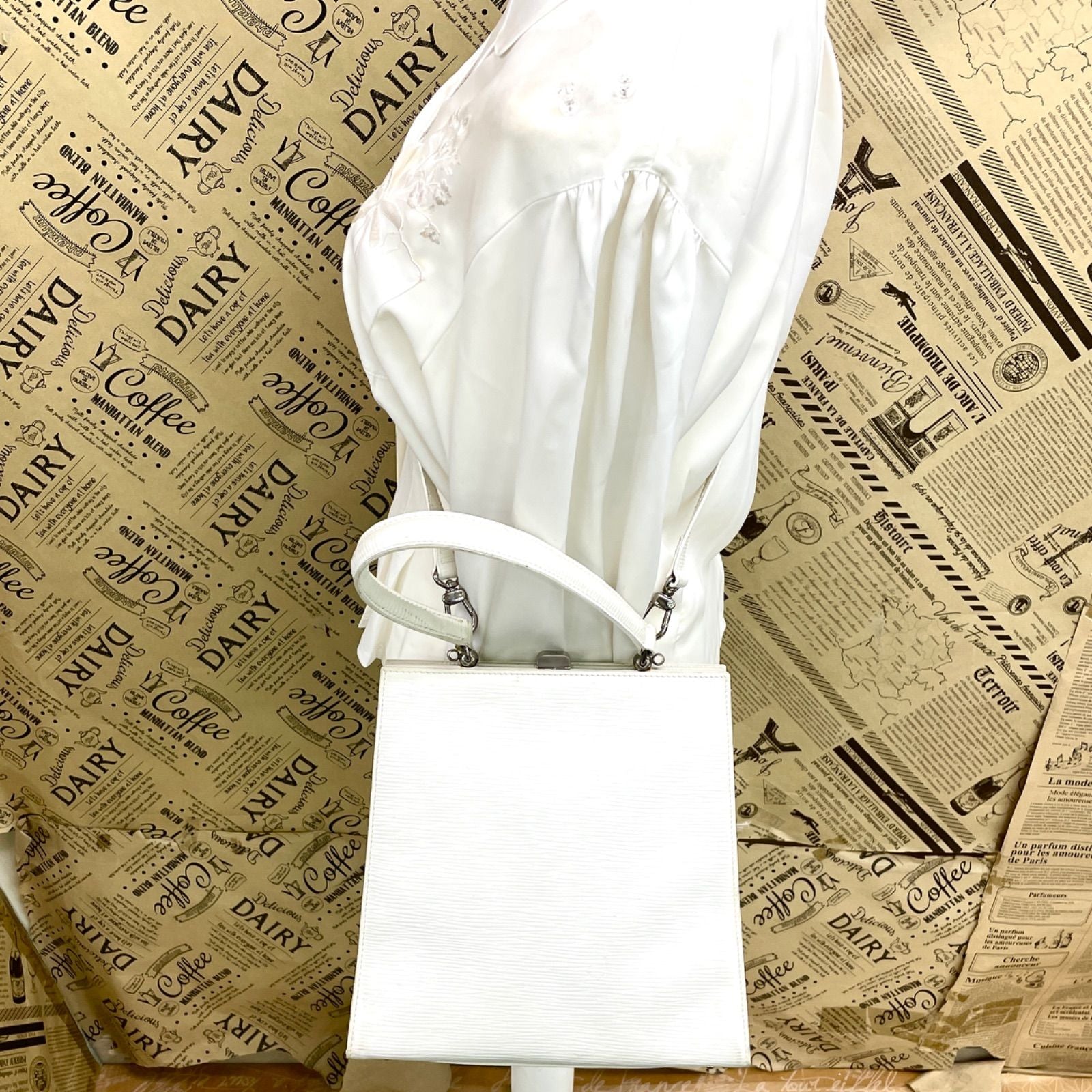Fendi FF Logo Tote Shoulder Bag 2-Way White Leather — view 6