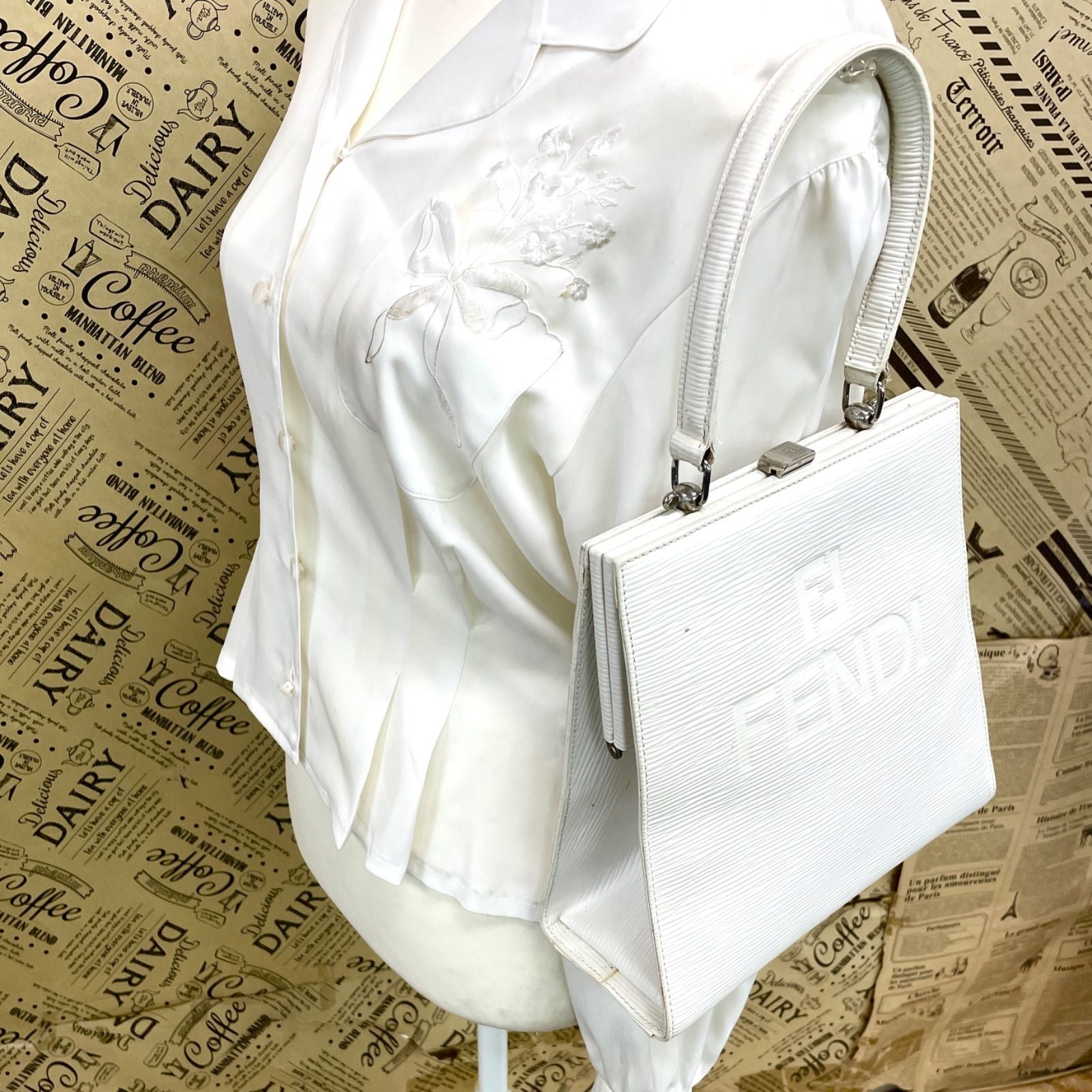 Fendi FF Logo Tote Shoulder Bag 2-Way White Leather — view 2