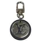 Louis Vuitton Key Ring Porte Cles LV Circle LV Logo Silver Key Holder — view 3