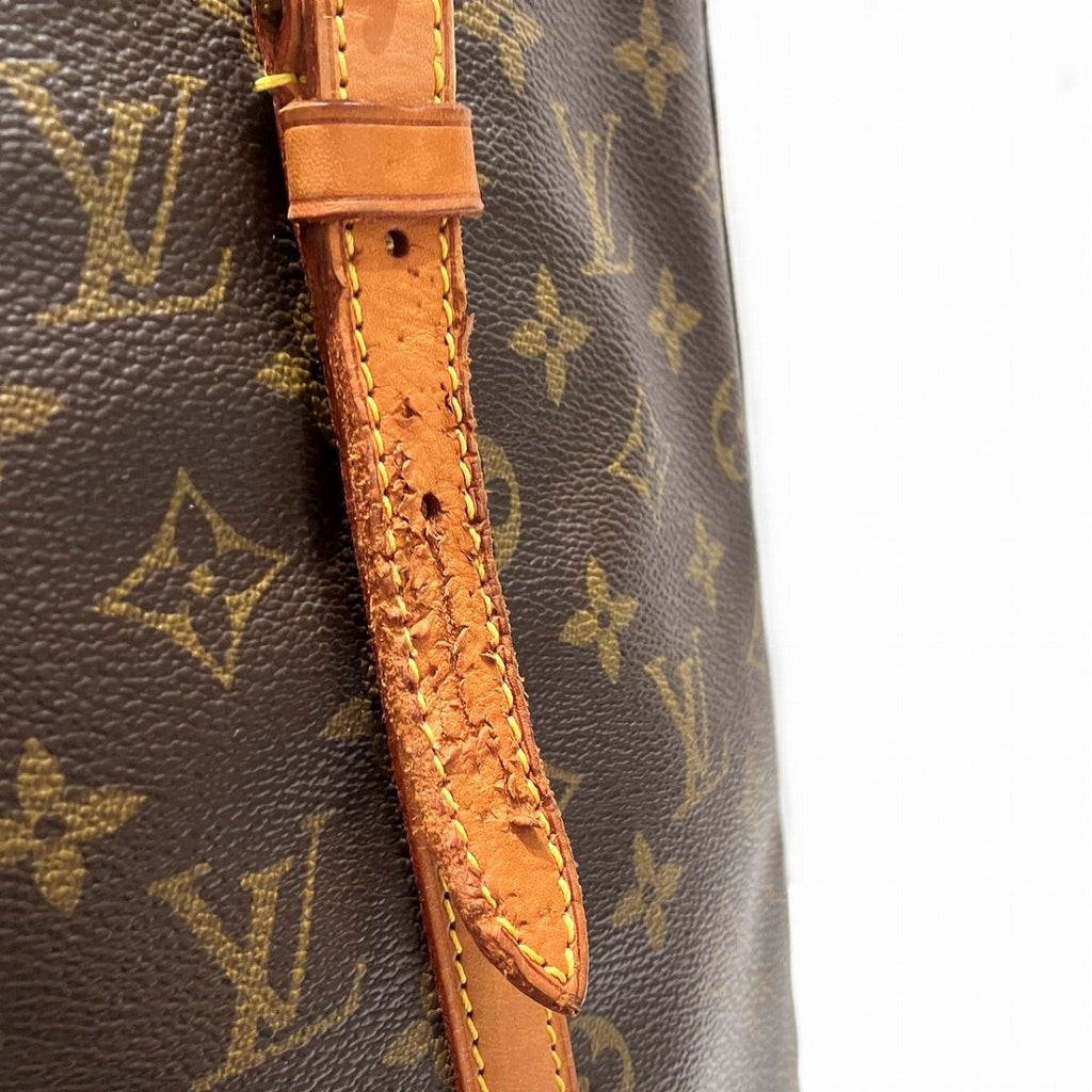 Louis Vuitton GM Monogram Tote Canvas — view 7