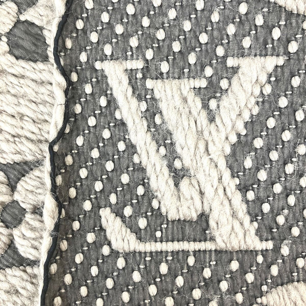 Louis Vuitton Echarpe Logo Mania Monogram Scarf Wool Silk — view 9