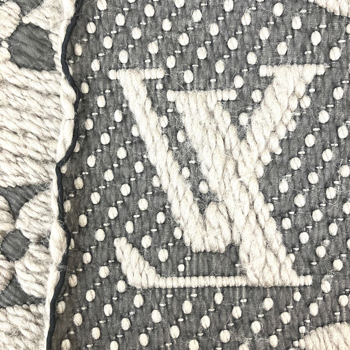 Louis Vuitton Echarpe Logo Mania Monogram Scarf Wool Silk — view 9