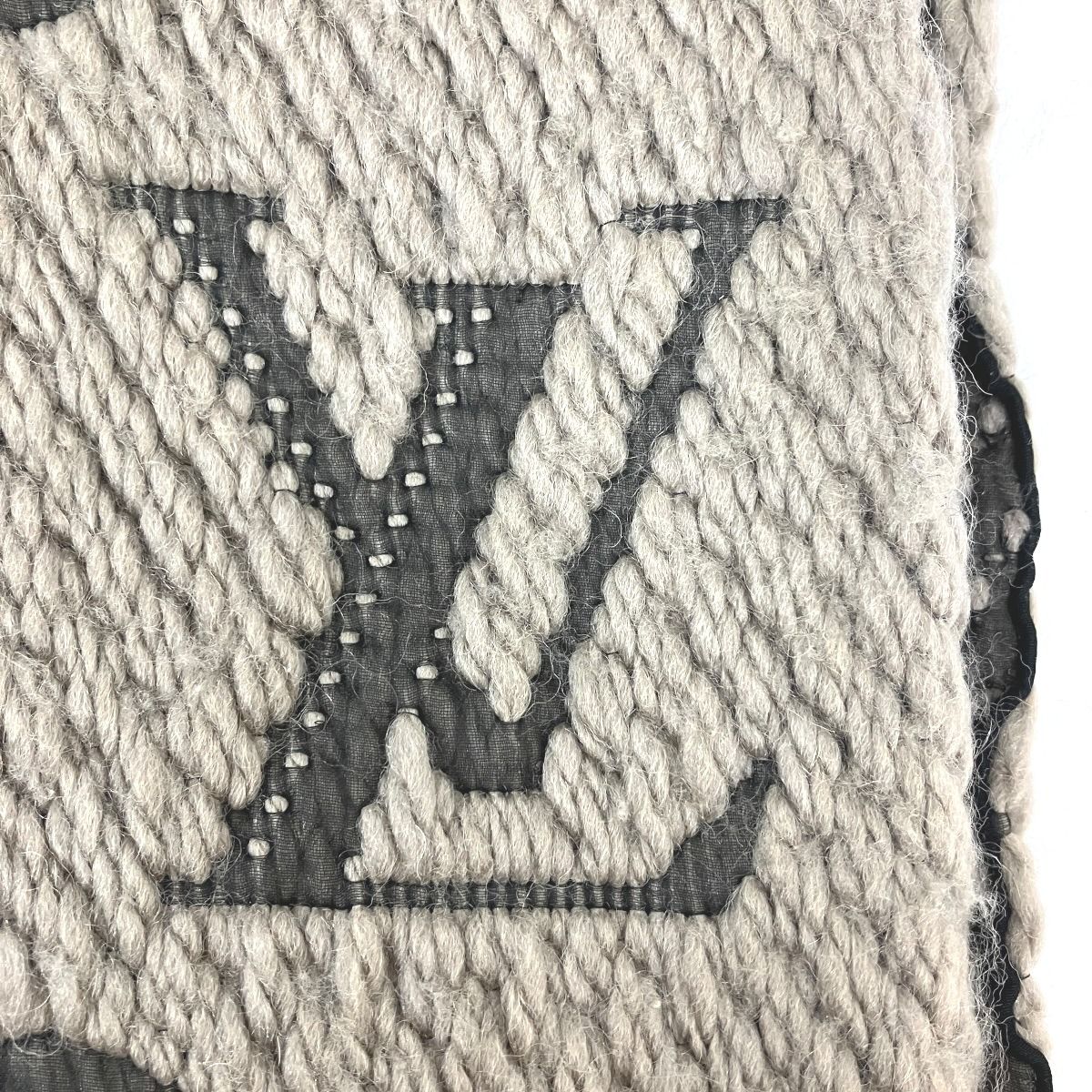 Louis Vuitton Echarpe Logo Mania Monogram Scarf Wool Silk — view 8