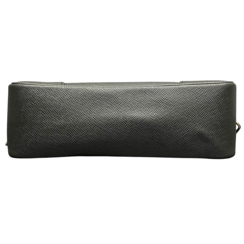 Louis Vuitton Pavel Taiga Second Bag Leather — view 3