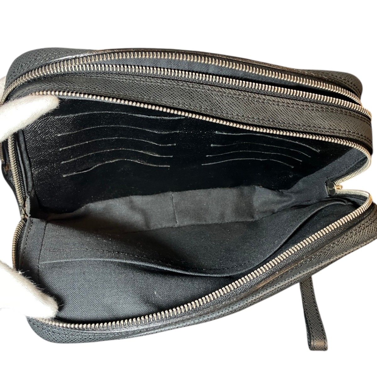 Louis Vuitton Pavel Taiga Second Bag Leather — view 5