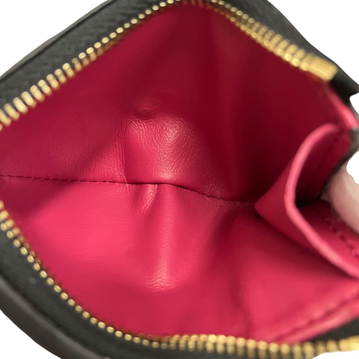 Louis Vuitton Portefeuille Capucines XS Taurillon Trifold Wallet Leather — view 6