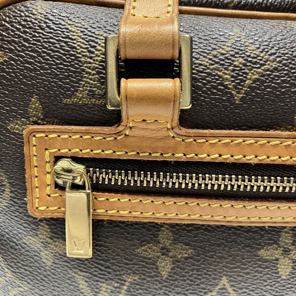 Louis Vuitton Cite MM Monogram Shoulder Bag Canvas — view 8