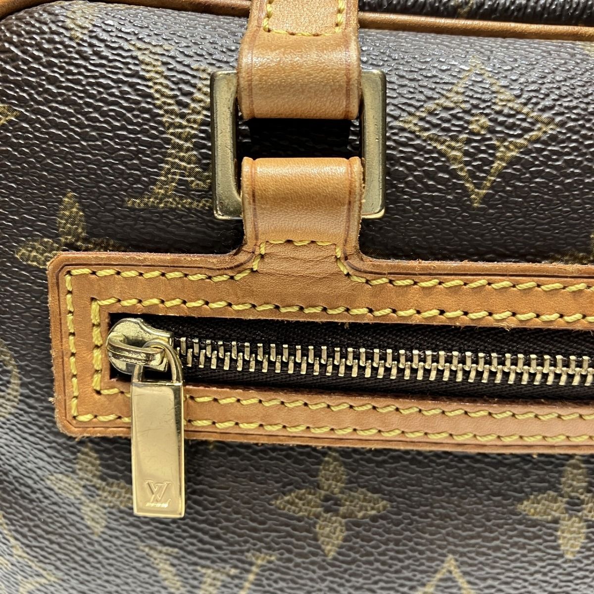 Louis Vuitton Cite MM Monogram Shoulder Bag Canvas — view 8