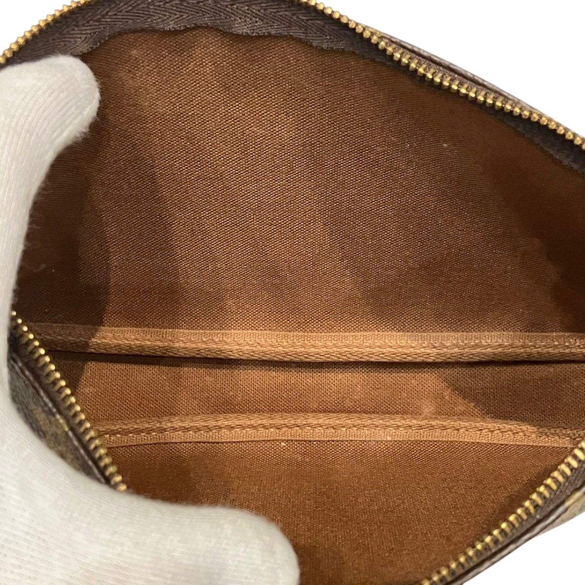 Louis Vuitton Pochette Monogram Handbag Canvas — view 6