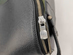 Louis Vuitton Shoulder Bag Taiga Ardoise Silver — view 7