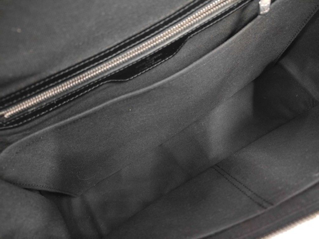 Louis Vuitton Shoulder Bag Taiga Ardoise Silver — view 9