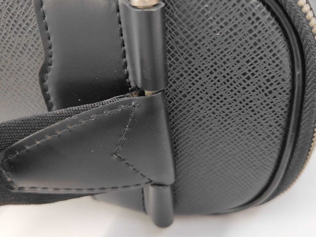 Louis Vuitton Shoulder Bag Taiga Ardoise Silver — view 5