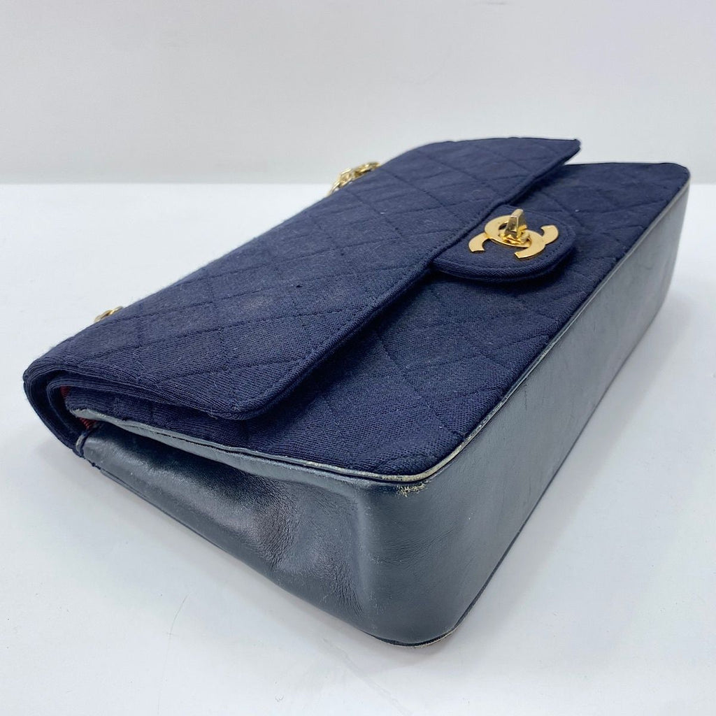 Chanel Shoulder Bag Quilted 25 — view 8