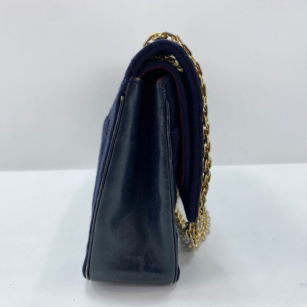 Chanel Shoulder Bag Quilted 25 — view 5