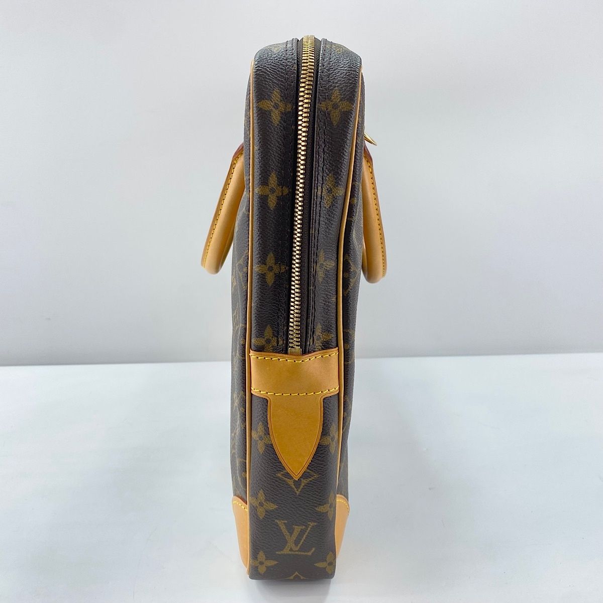 Louis Vuitton Handbag Porte Documents Voyage — view 6