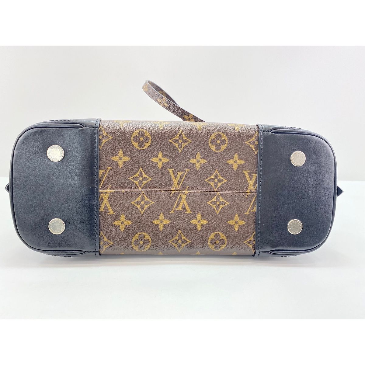 Louis Vuitton Handbag Alma — view 4