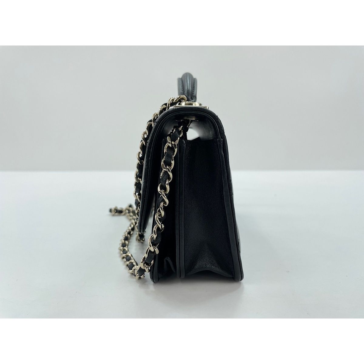 Chanel Shoulder Bag Trendy CC — view 4