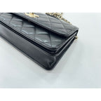 Chanel Shoulder Bag Trendy CC — view 8