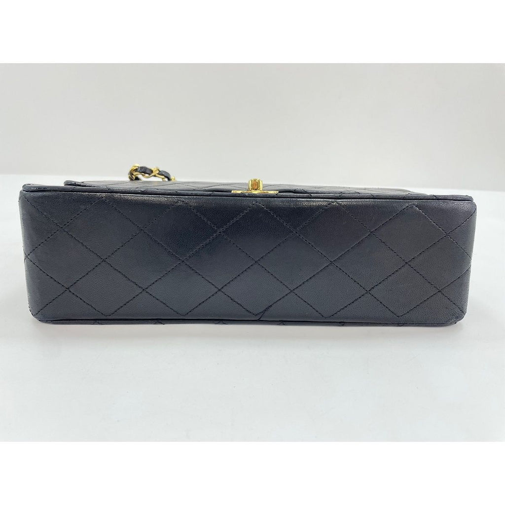 Chanel Shoulder Bag Quilted — view 7