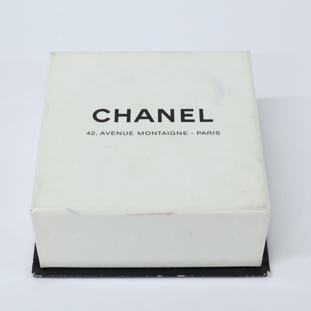 Chanel Pearl Round Earring — view 7