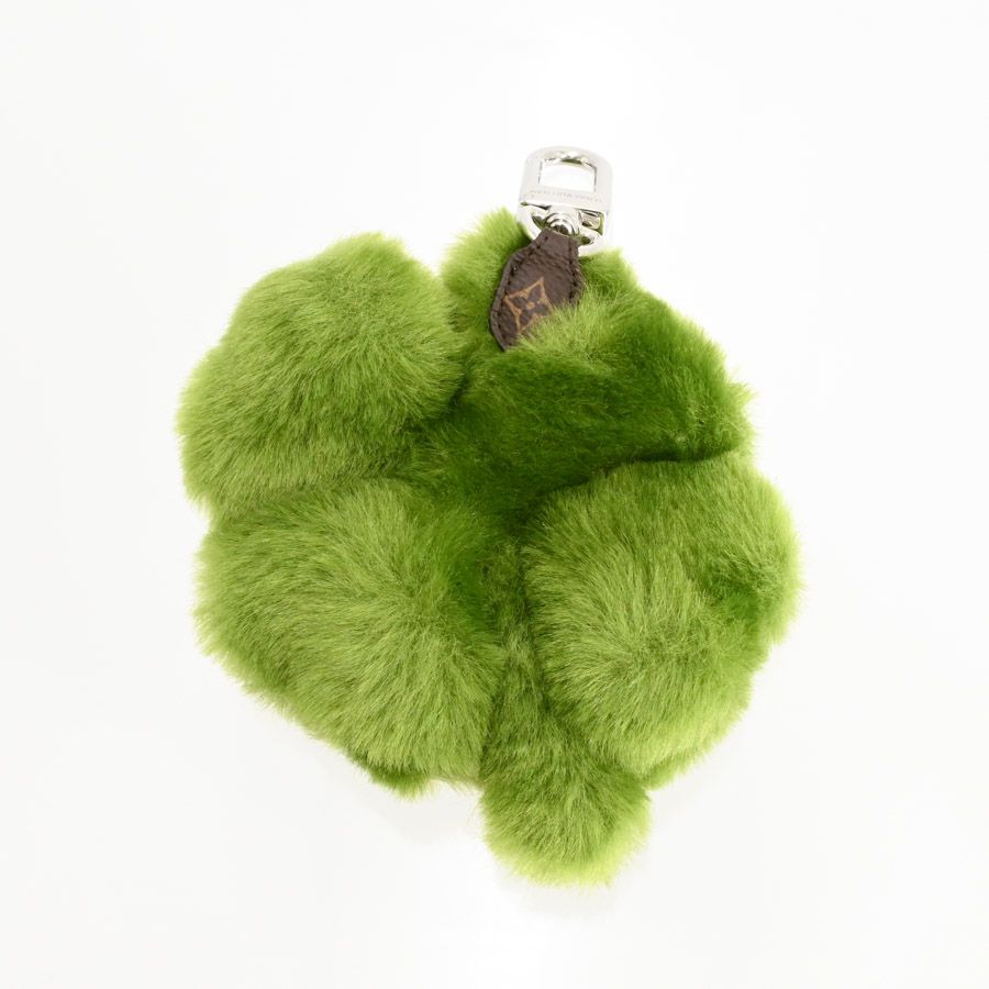 Louis Vuitton Charm LV Lucky Trefoil Keychain — view 3