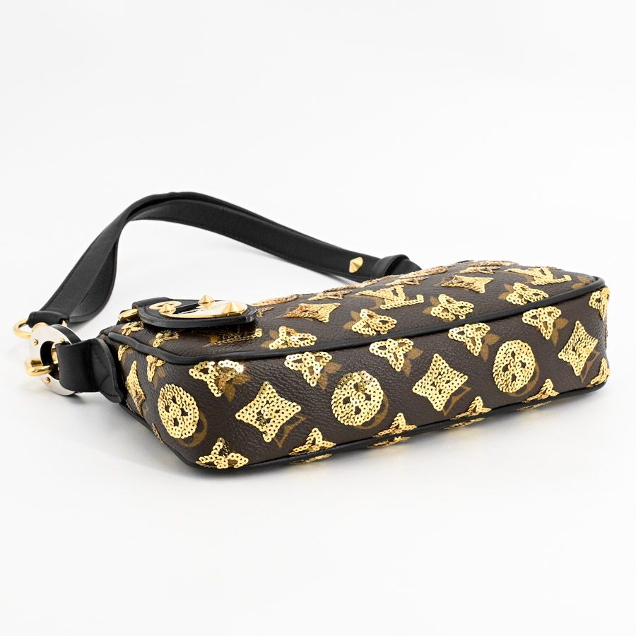 Louis Vuitton Bag Pochette Accessoire — view 5