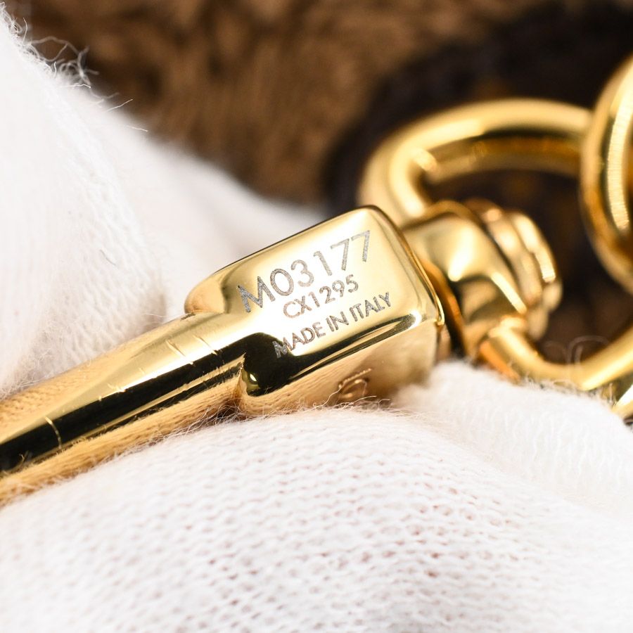 Louis Vuitton Charm LV Bear Keychain — view 6