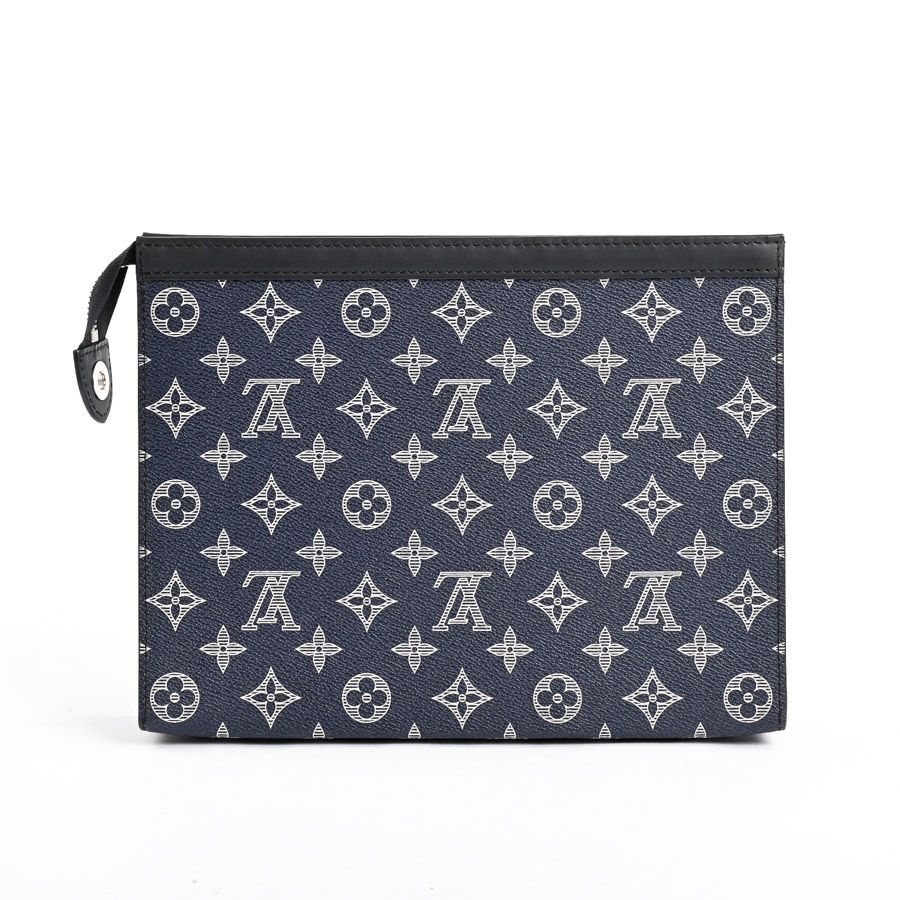 Louis Vuitton Clutch Pochette Voyage — view 3