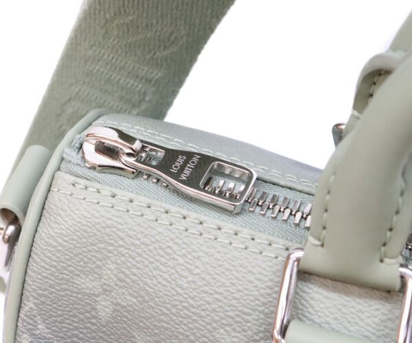 Louis Vuitton Monogram Gradient LV Fall Keepall Bandouliere 25 Boston — view 8