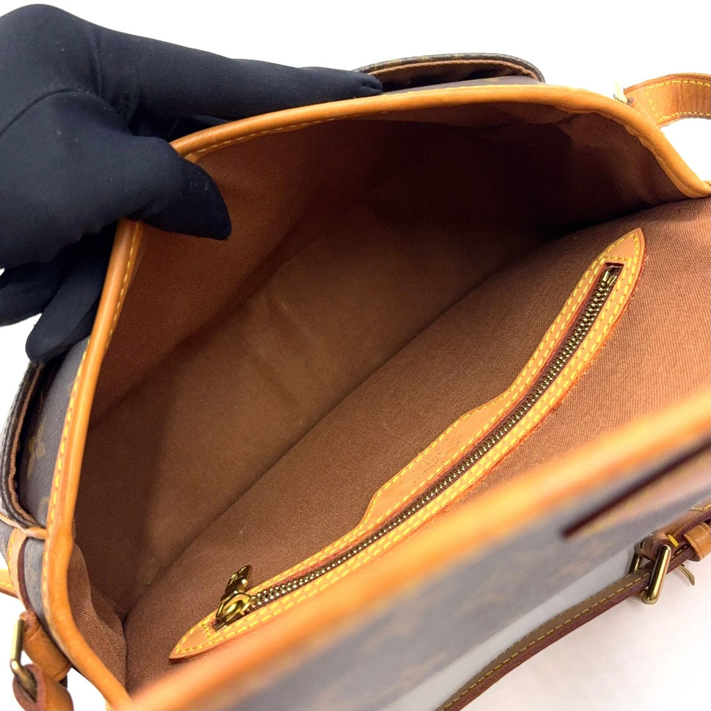 Louis Vuitton Sologne Monogram Leather Brown Light Shoulder Bag Gold — view 3