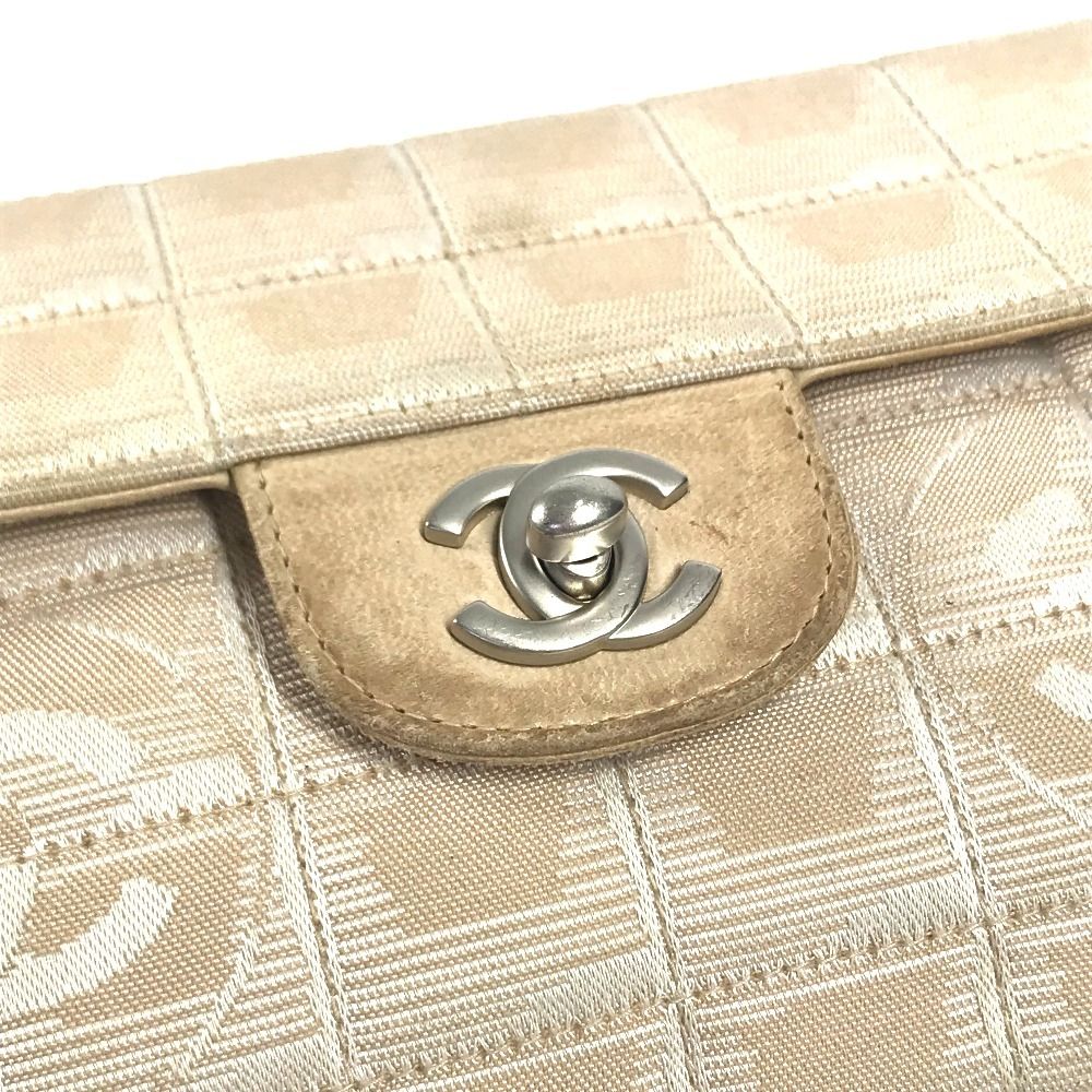 Chanel Shoulder Bag CC Logo Nylon Beige — view 2