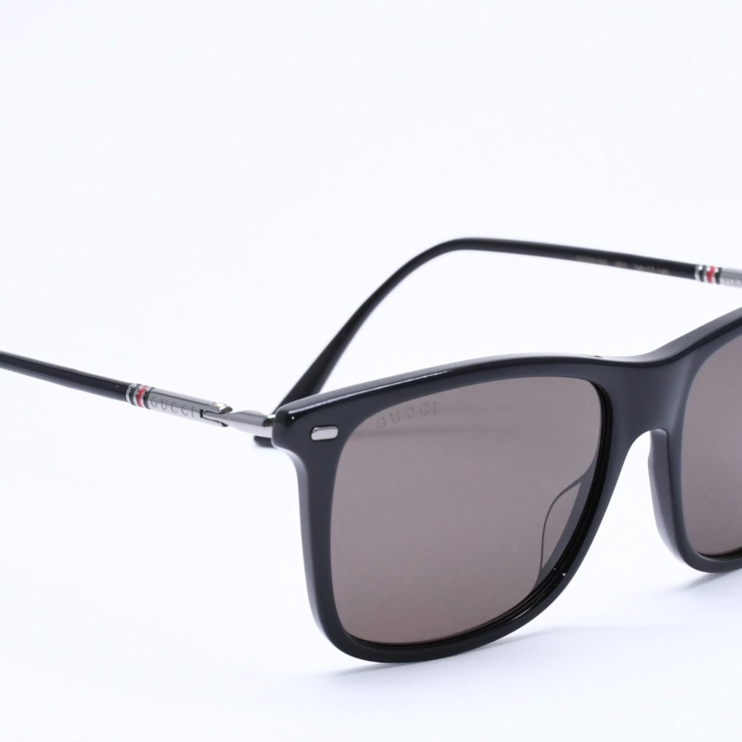 Gucci Sunglasses Eyewear 17 145 Black Red Green Silver — view 4