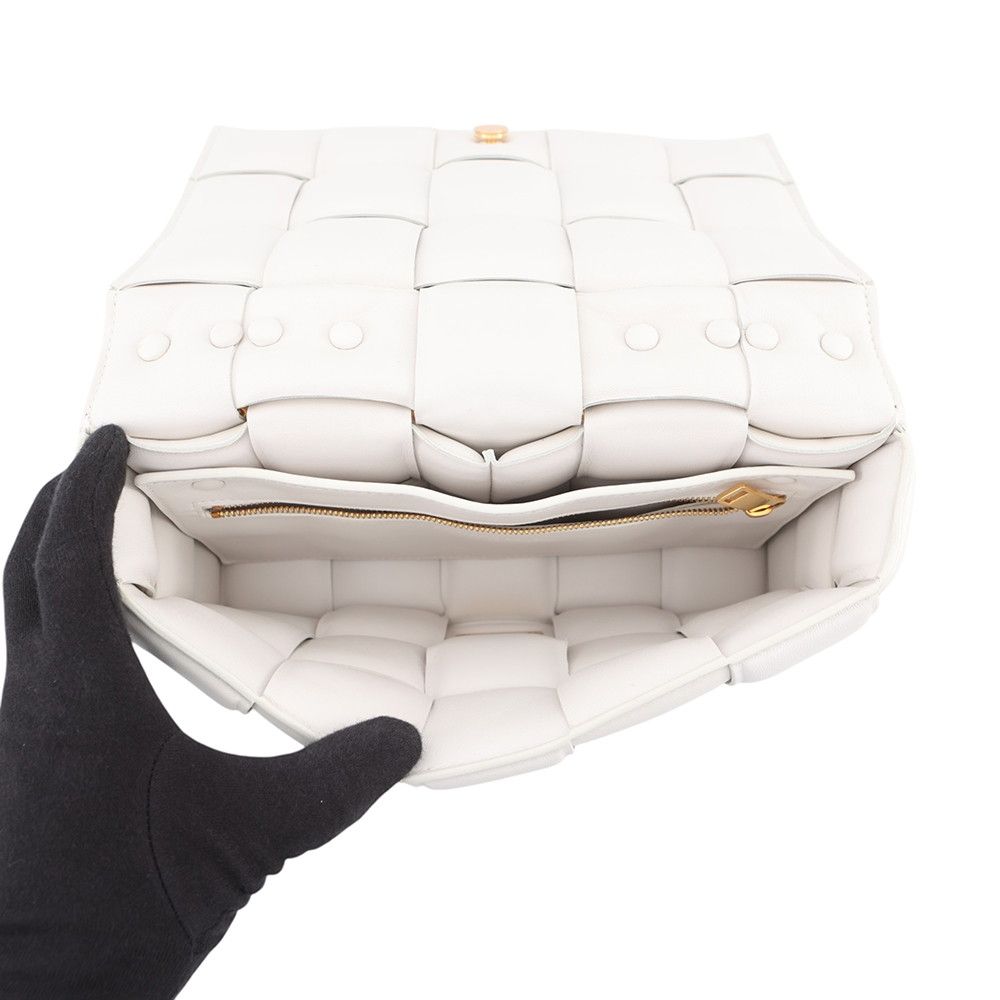 Bottega Veneta Chain Shoulder Bag Cassette Leather White — view 5
