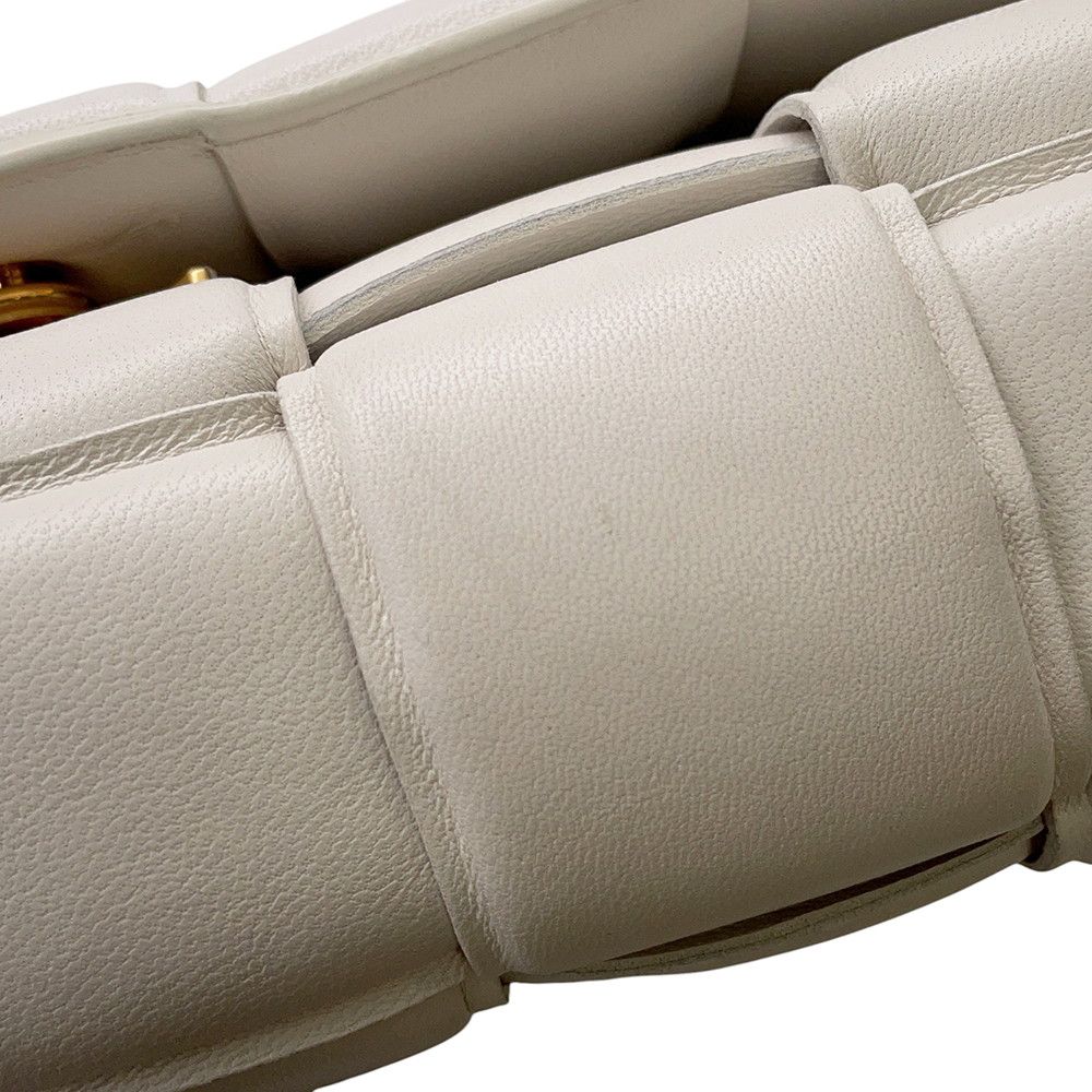 Bottega Veneta Chain Shoulder Bag Cassette Leather White — view 7