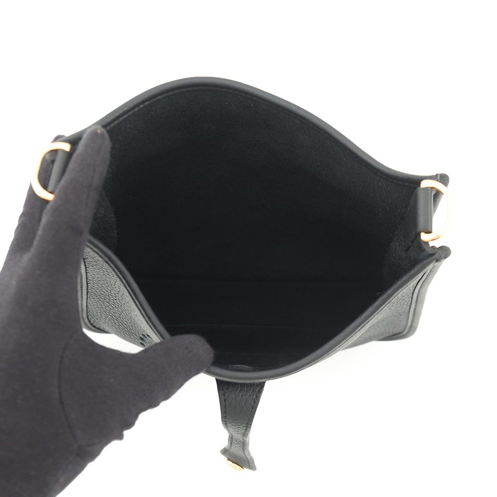 Hermes Shoulder Bag Evelyne 3 23 Black Gold Taurillon Clemence — view 4